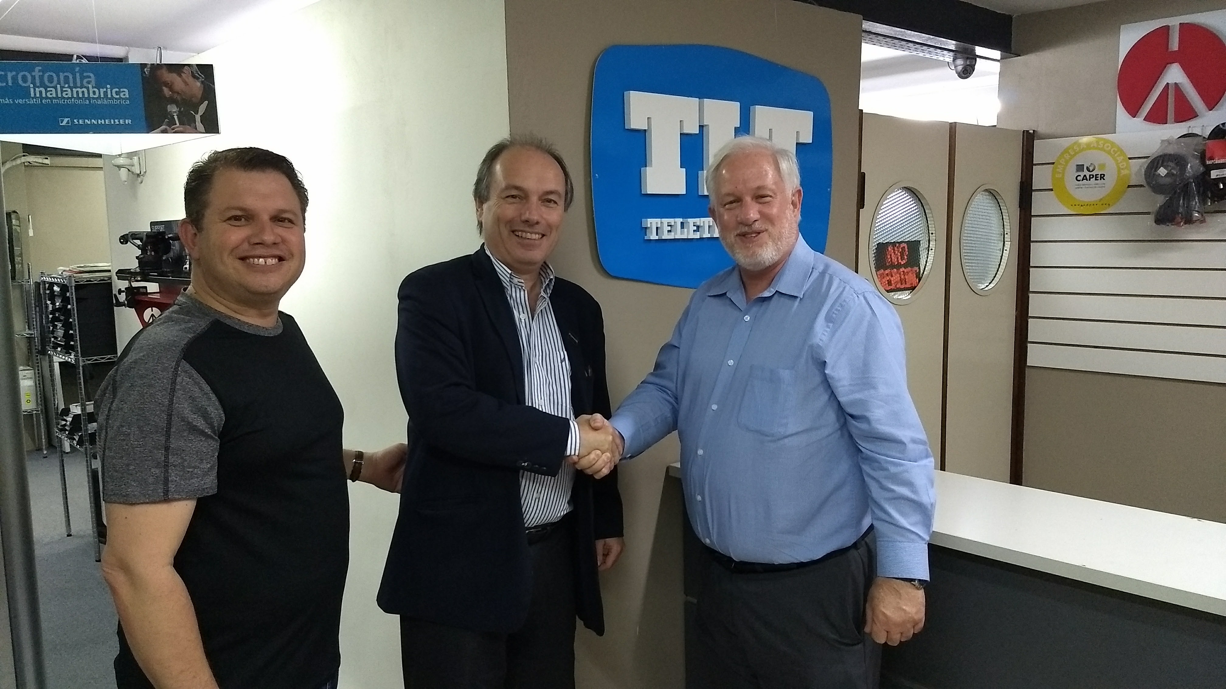 Contrato con Fujinon